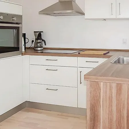 בית נופש Beach Front Home In Hejls With Wifi