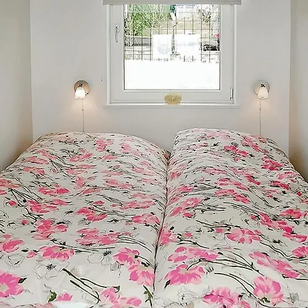 בית נופש Beach Front Home In Hejls With Wifi *